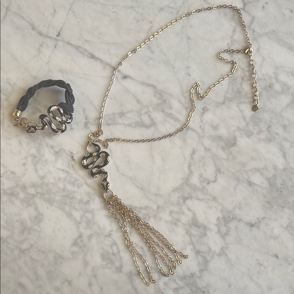 Tre Vero Elegant Gold and Black Jewelry Set Snake Neclace Bracelet